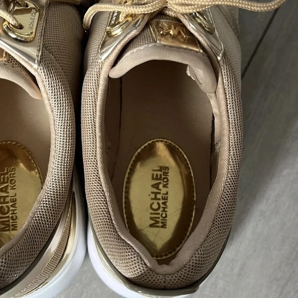 HP⭐️ MICHAEL KORS NWOT Amanda Mesh Gold Metallic Sneakers, Size 8 - Picture 8 of 9